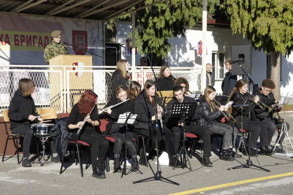 Дувачки оркестар школе наступио на извођењу техничко-тактичког збора у зрењанинској касарни