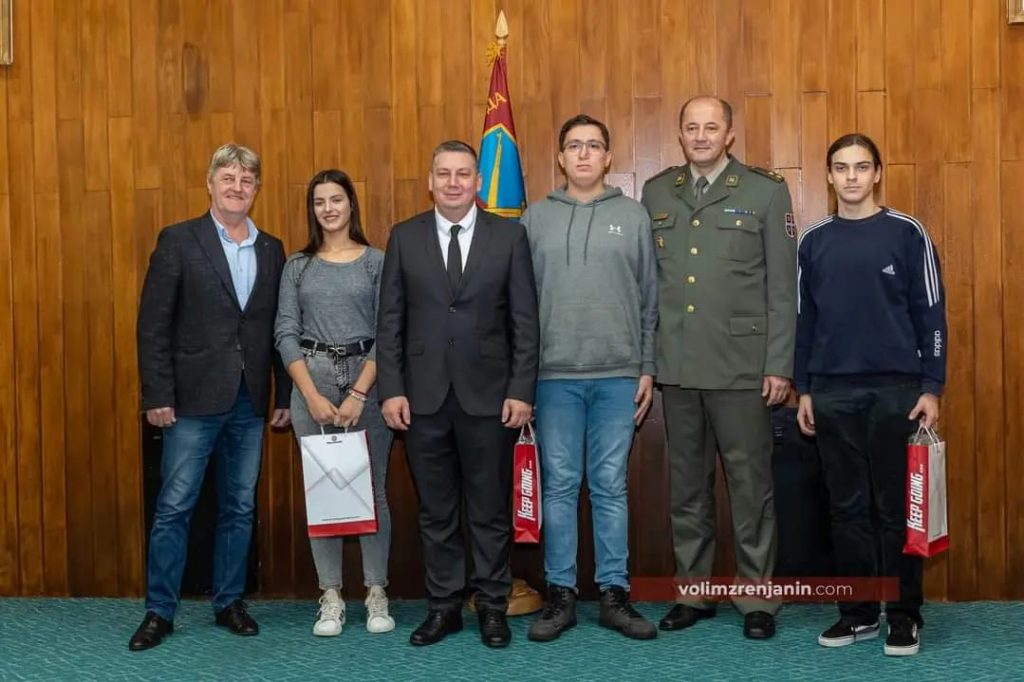 Наступ дувачког камерног састава на војној свечаности на Дан Команде и уручење награде ученику Ивану Ратићу из одбране