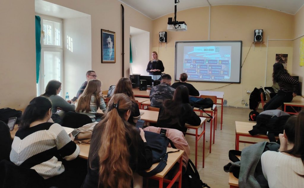 Матуранти одслушали предавање на тему ,,Безбедност младих у саобраћају“