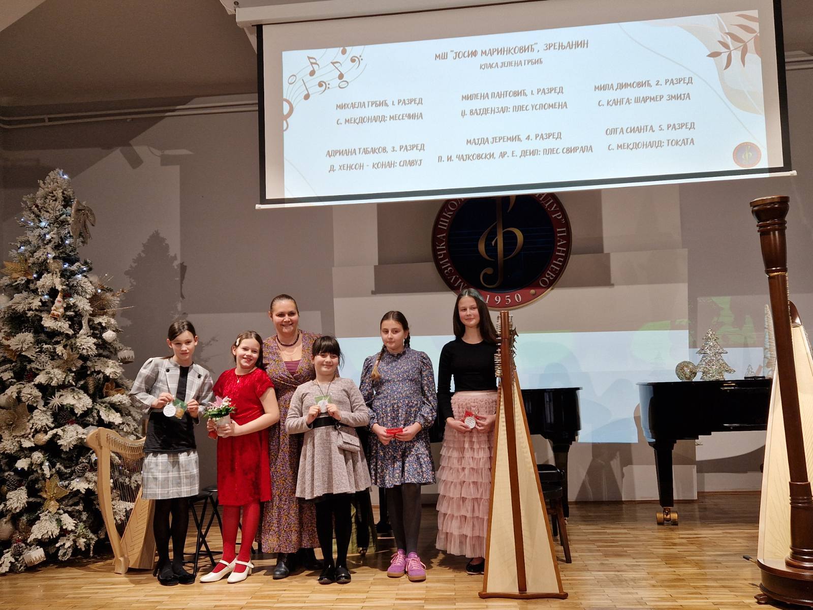 Read more about the article Ученице харфе наступиле на 4. Сусретима харфе Србије у МШ „Јован Бандур“ у Панчеву